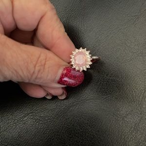 New Badgley Mischka sparkling pink stone w crystals ring size 7